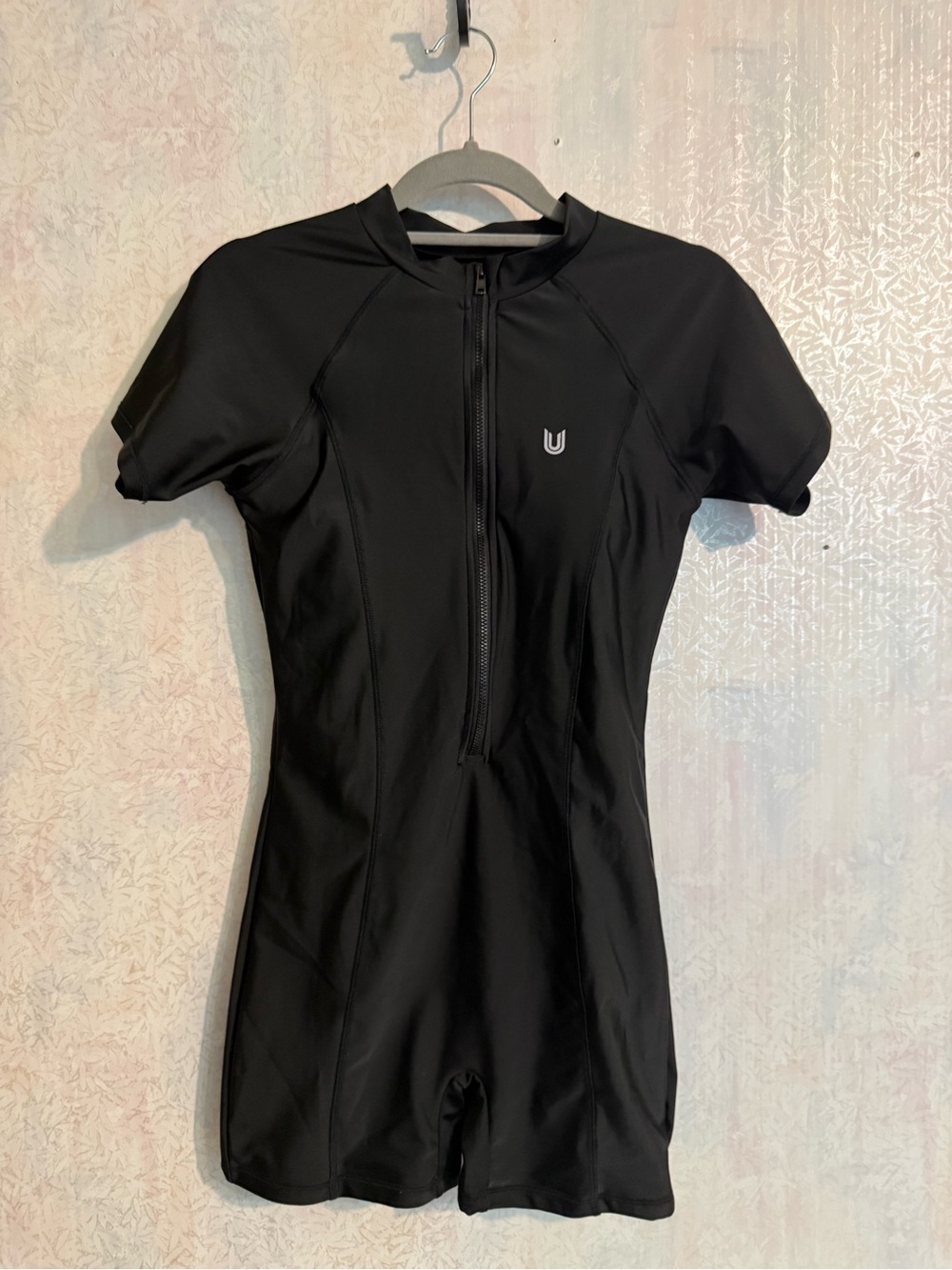 Today Wear Black Short-Sleeve Boy Shorts Swim Suit with Front Zip & Bra Cups M